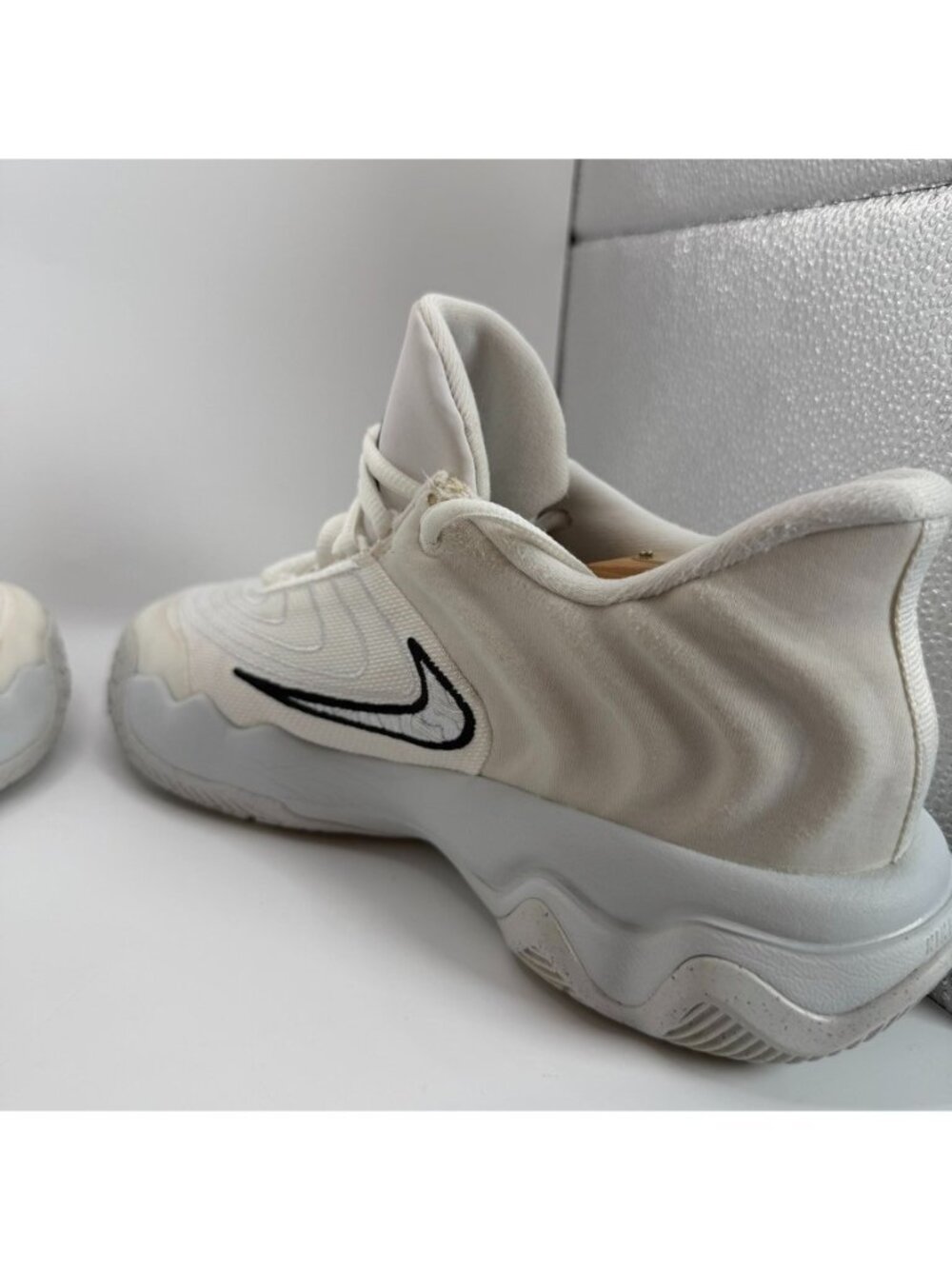 Nike Giannis Immortality 4 Shoes Mens Size 8 White Pure Platinum Running Gym - Picture 8 of 15